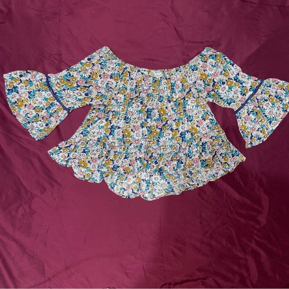 Forever 21 Top - Picture 2 of 3